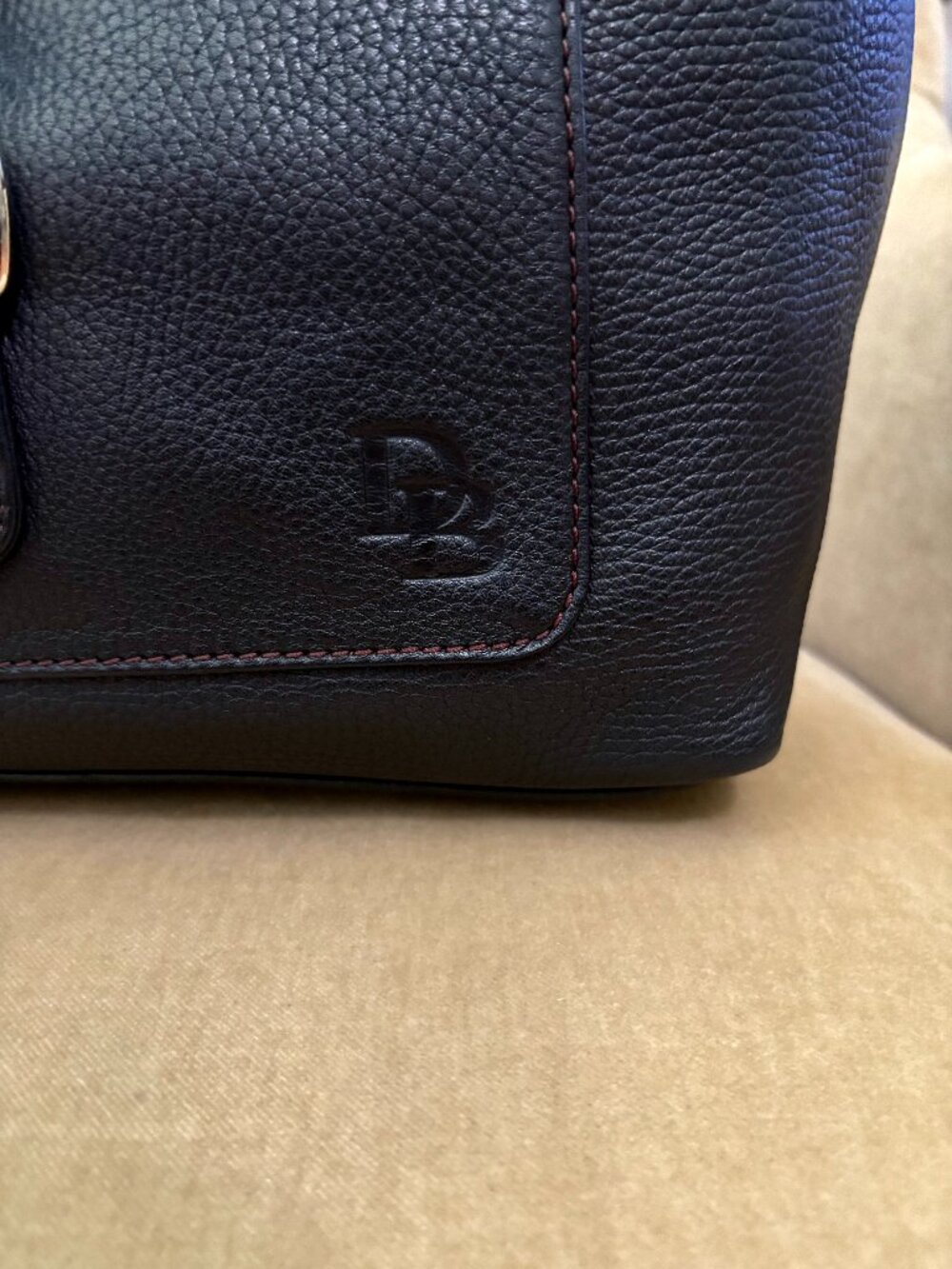 VTG Auth. DOONEY & BOURKE Iconic Pebbled Leather Lobster Clasp J8376110 Hobo Bag - Picture 2 of 10